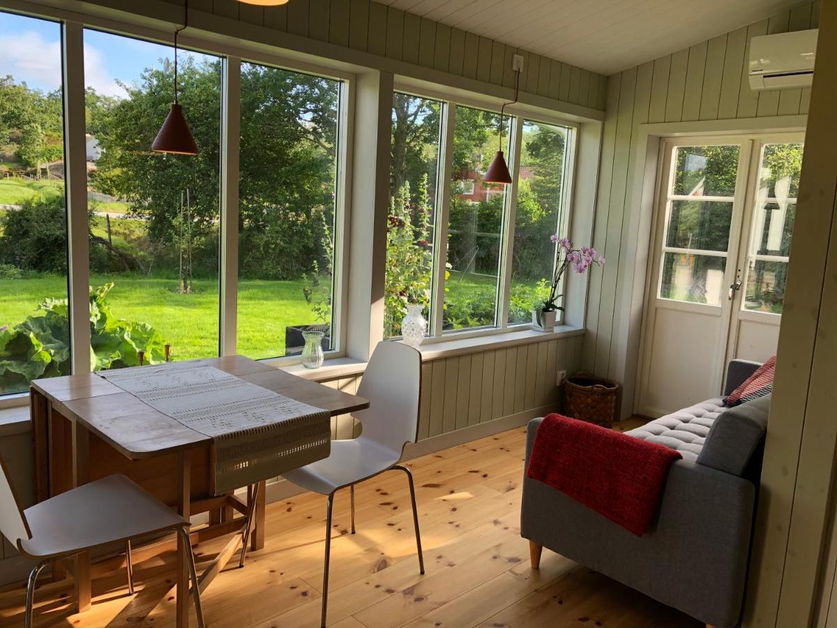 Mysig Nybyggd Stuga Naera Hav Och Natur Klovedal エクステリア 写真